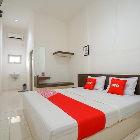 Super Oyo 1868 Penginapan Sekip Palembang Dış mekan fotoğraf
